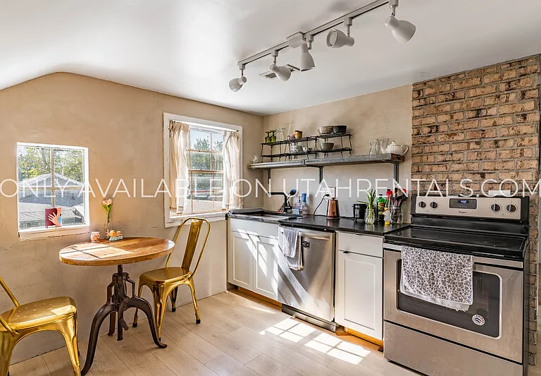 537 E 200 N Private Dm #1 — Photo 9