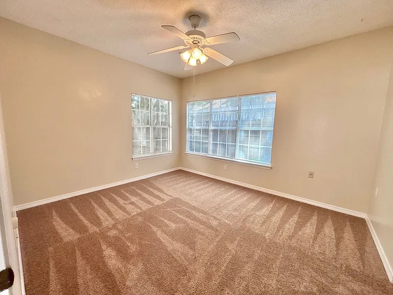 189 Wildflower Ln — Photo 5