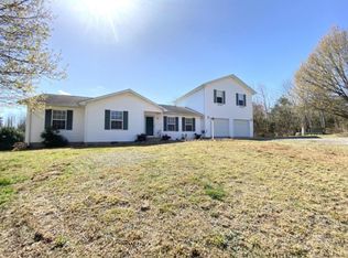 777 Hopkins Cemetery Rd, Lily, KY 40740