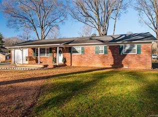 271 Bostian Lake Rd, Statesville, NC 28677
