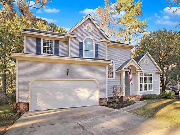 3rd image of 118 Essex Dr