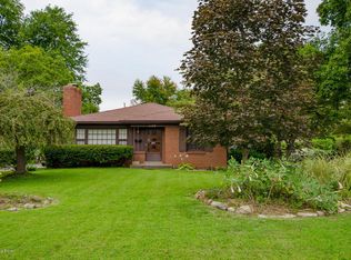 4409 Dannywood Rd, Saint Regis Park, KY 40220