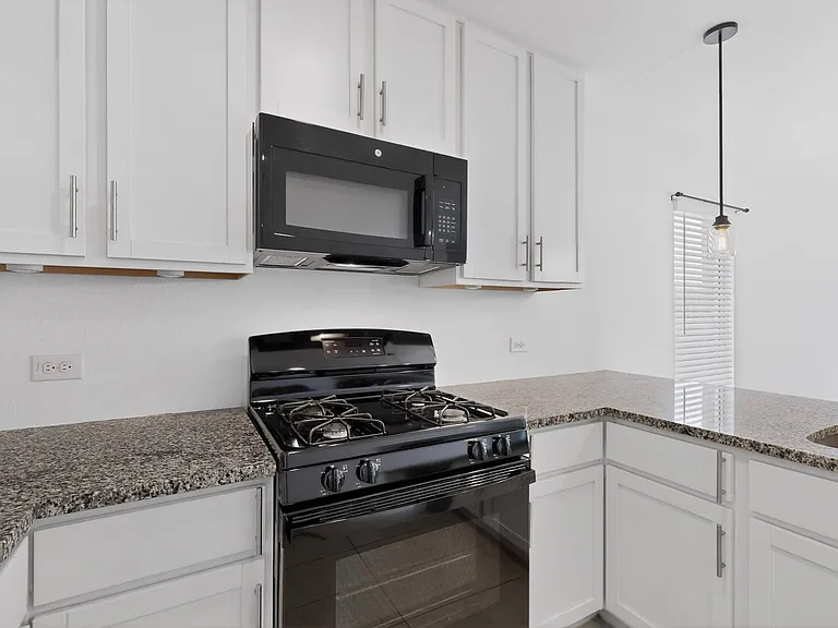 1430 Everett Gardens Way — Photo 15