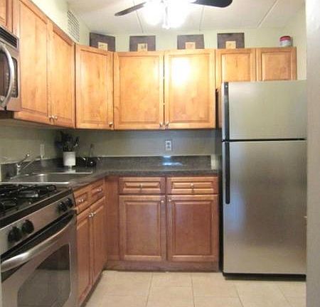5th image of 2035 Central Park Ave APT 3A