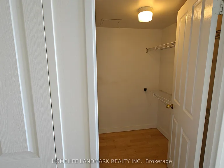 942 Yonge St #1116 — Photo 13