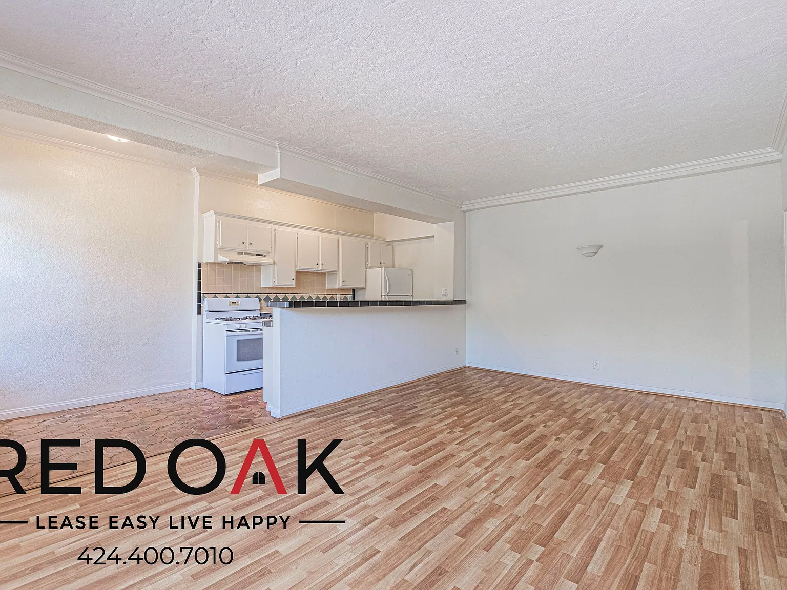 Airy 1-Bed with Gated Entry, On-Site Laundry and Parking Available in the Heart of Hollywood! — Photo 4