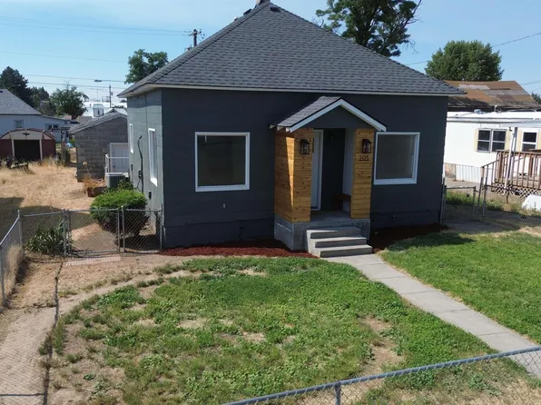 205 E Broadway Ave, Ritzville, WA 99169