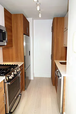 Rented by Perlbinder Realty | media 8