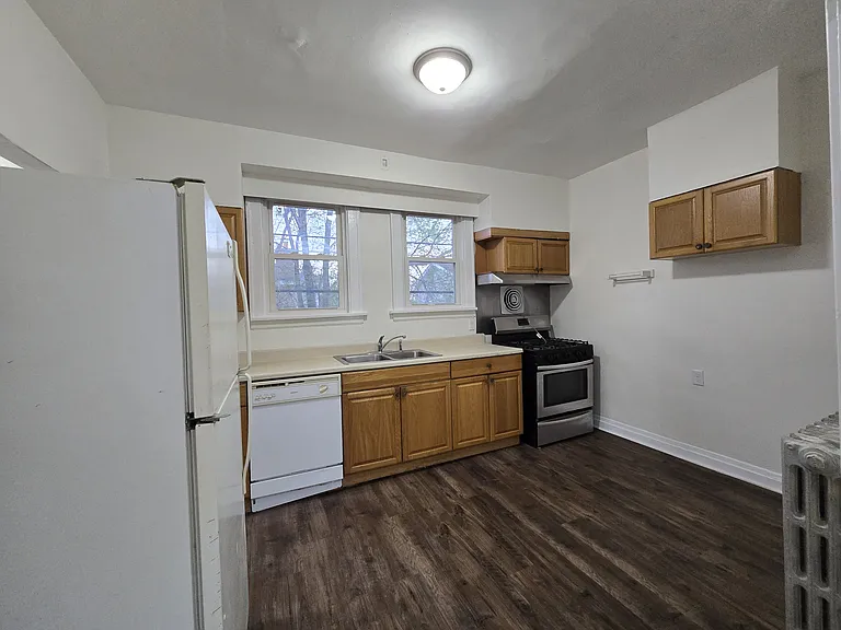 10 Lawndale St #2 — Photo 15