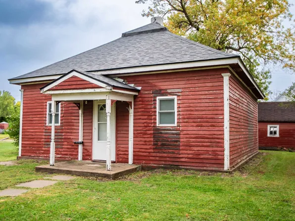 405 N McKelvey St, Bladen, NE 68928