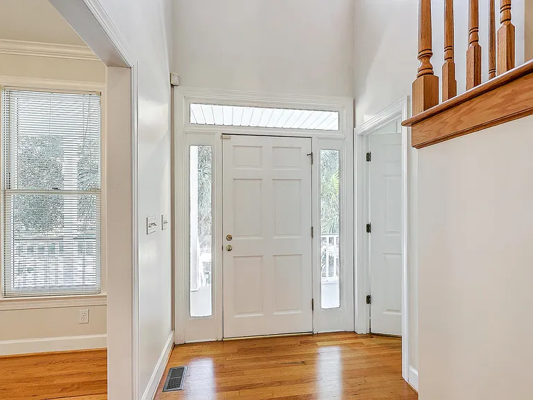 317 Rutherford St — Photo 8