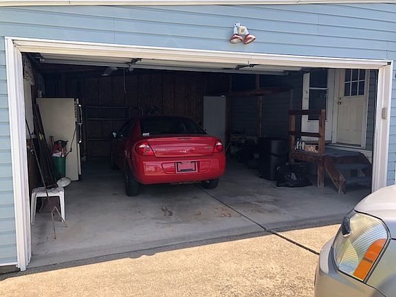 2nd image of 46 Windridge Ln