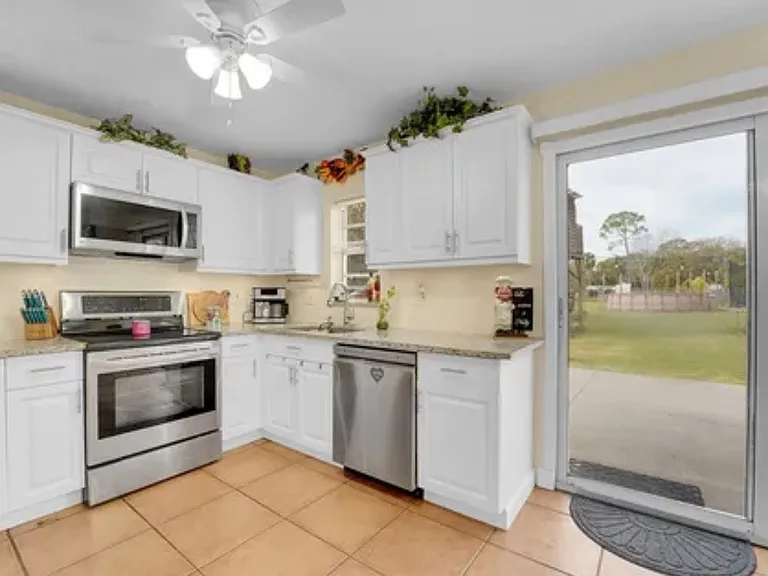 715 S Jenkins Rd — Photo 12