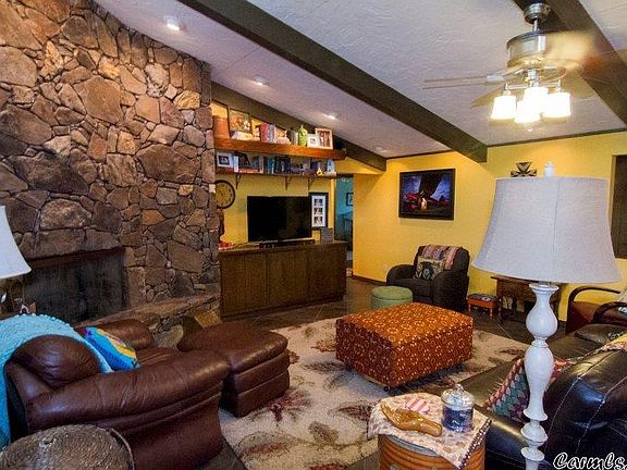 5th image of 307 Fairway Dr