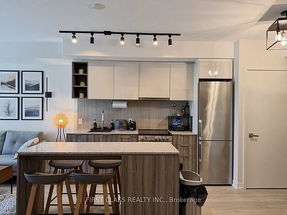 5th image of 31 Tippett Rd #226