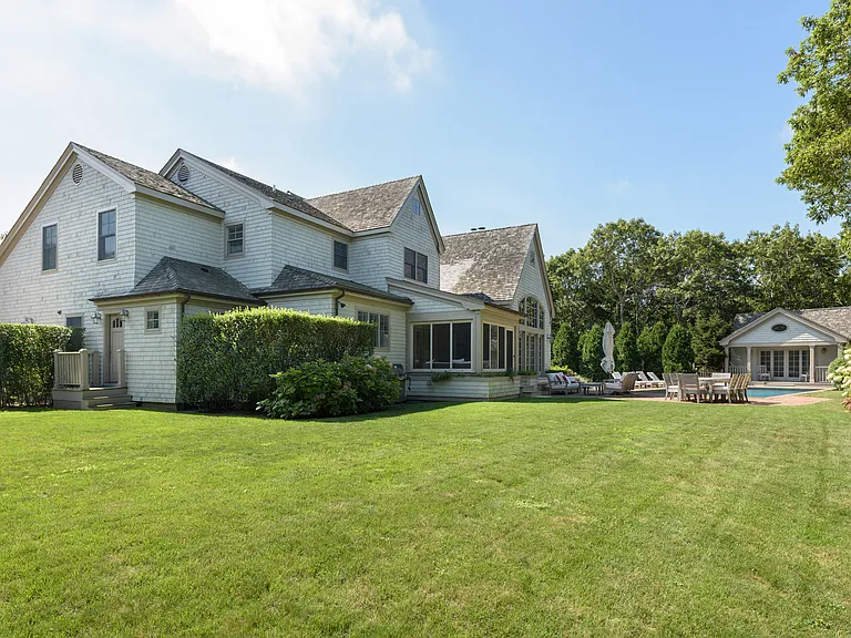 862 Old Sag Harbor Rd — Photo 4