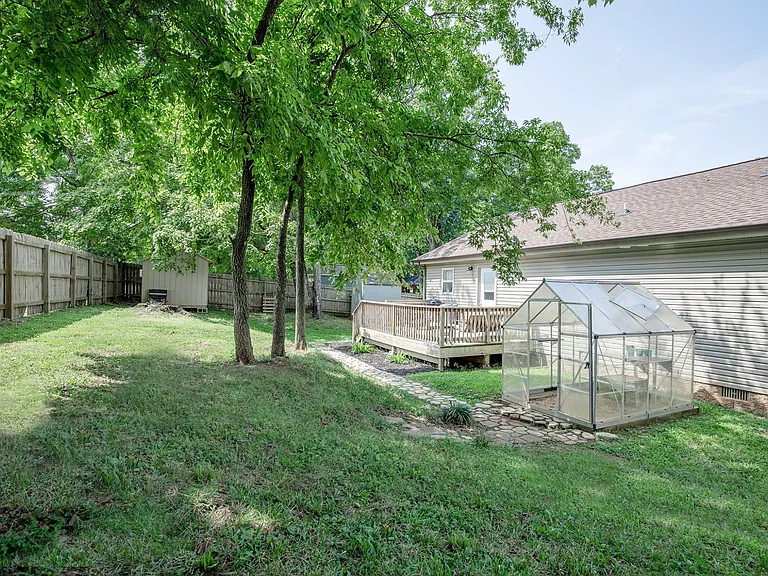 457 Reeves Dr — Photo 24
