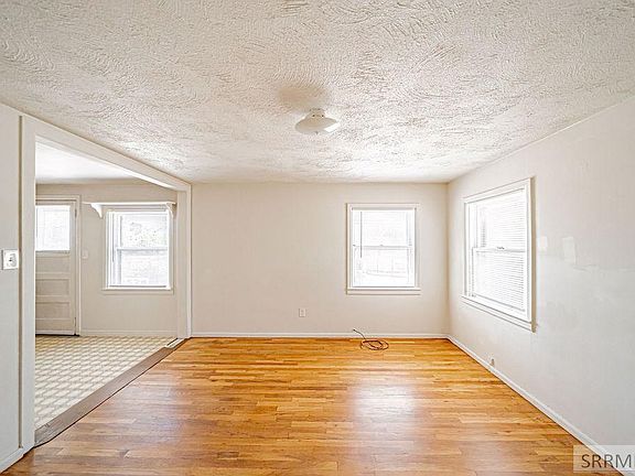 4th image of 1849 S Higbee Ave