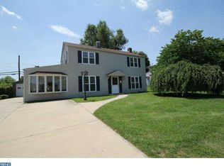 35 Tempo Rd, Levittown, PA 19056