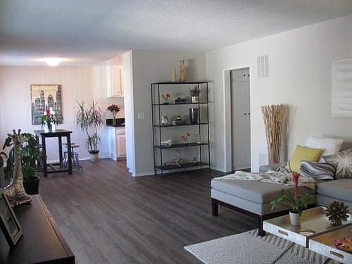 2nd image of 5168 Yarmouth Ave APT 27