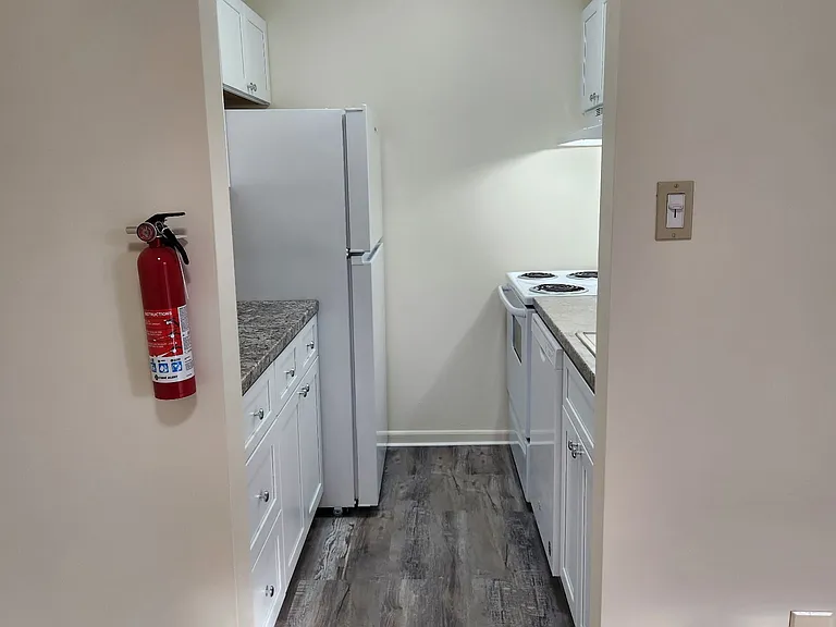 18 Stratton Ct #18 — Photo 2