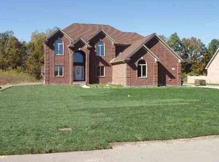 24180 Fairview Dr, New Boston, MI 48164