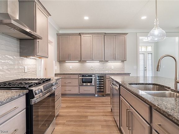 4th image of 3542 Red Tail Cir NW