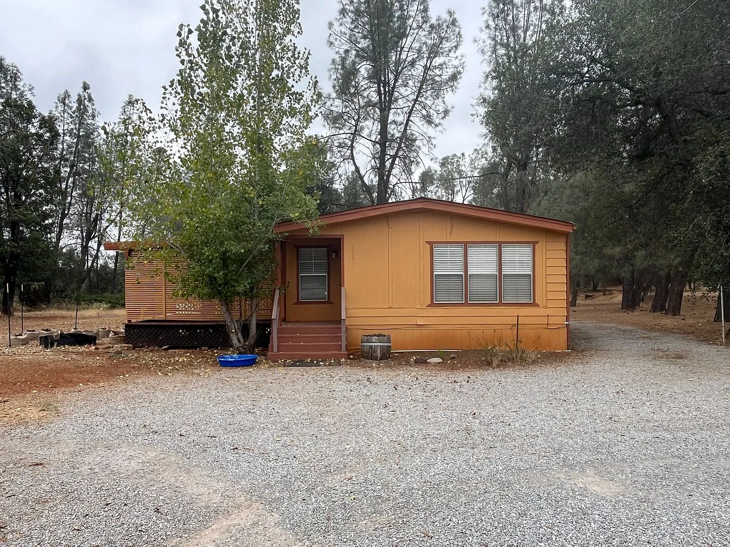 Two acre property with a barn! — Photo 1