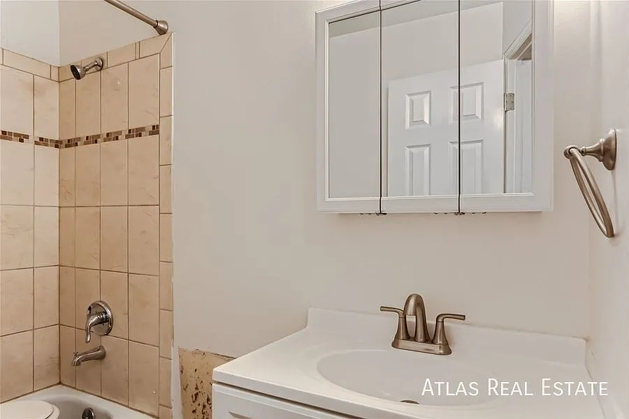 One Month Free 2 Bedroom/1 Bath Apartment Located In Fort Collins! — Photo 3