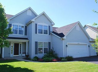 439 Greenview Ln, Oswego, IL 60543
