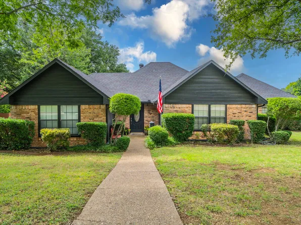 1002 Capetown Dr, Grand Prairie, TX 75050