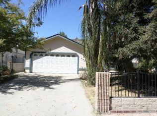 532 W Citrus Dr, Farmersville, CA 93223