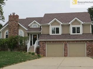 7805 NW Roberts Rd, Weatherby Lake, MO 64152