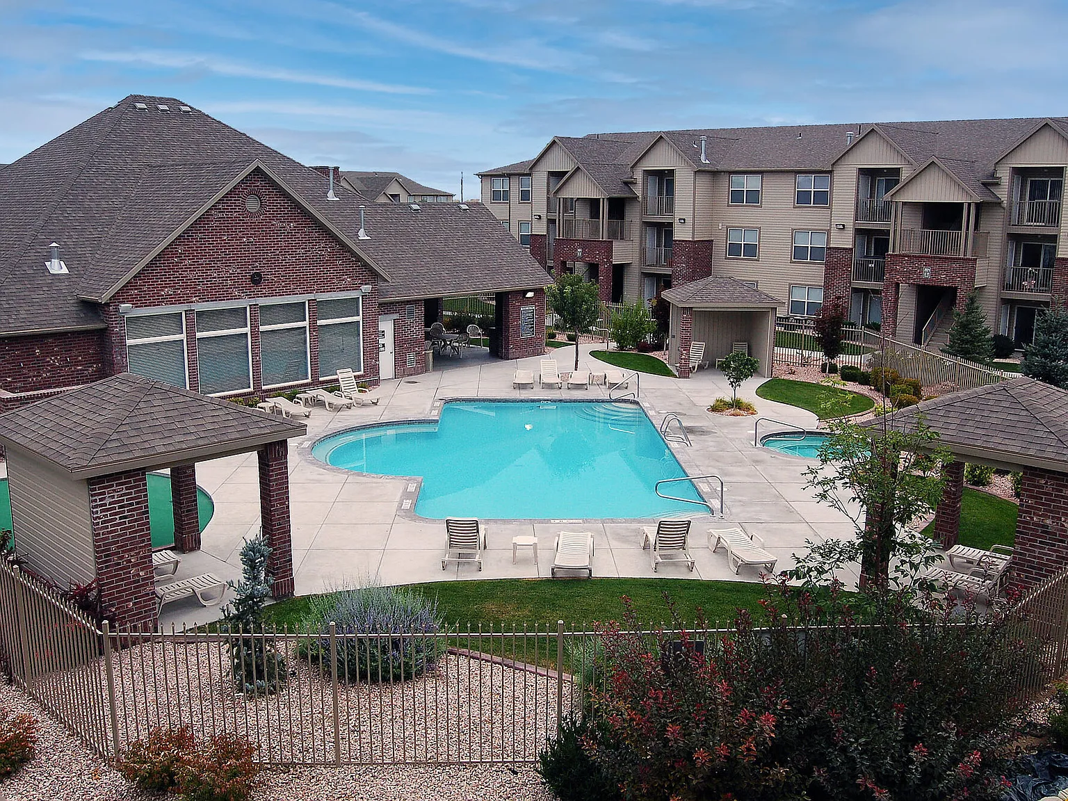 Rivercrest — Photo 1