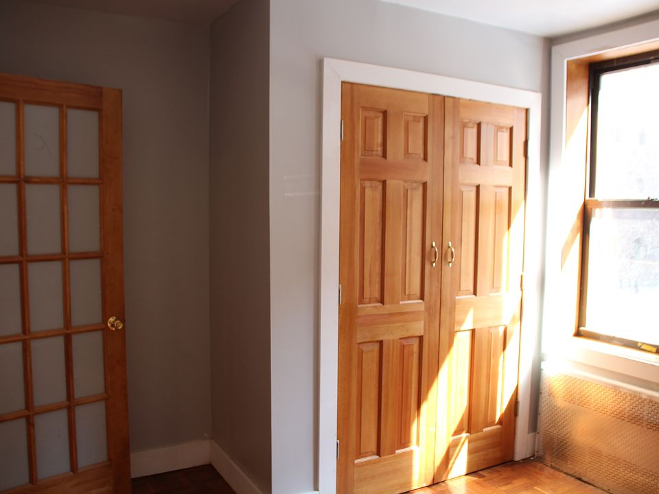1st image of 535 Parkside Ave APT 6K