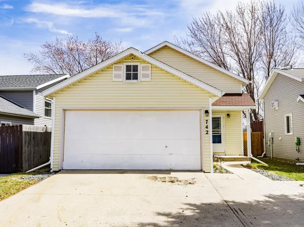742 47 1/2 St S, Fargo, ND 58103