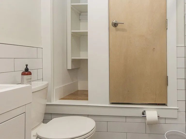 8017 Winston Rd #6R — Photo 7