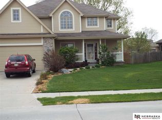 1809 Ridgewood Dr, Papillion, NE 68133