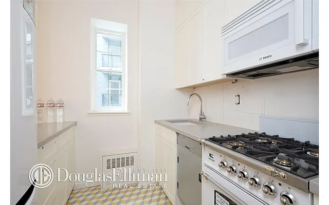 Rented by Douglas Elliman | media 13