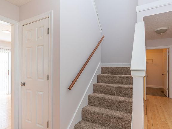 4th image of 2320 Meadowpoint Dr