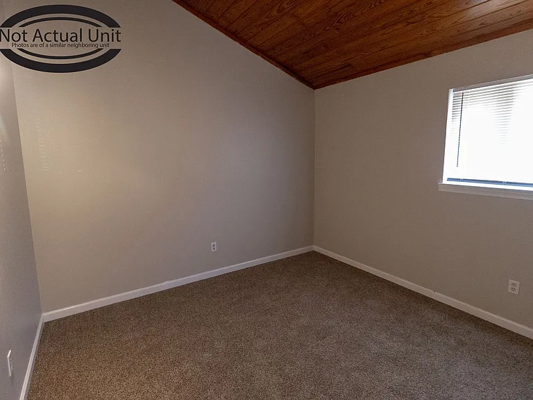 700 W Cunningham Dr #C — Photo 13