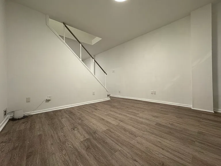 1639 S Hancock St — Photo 3
