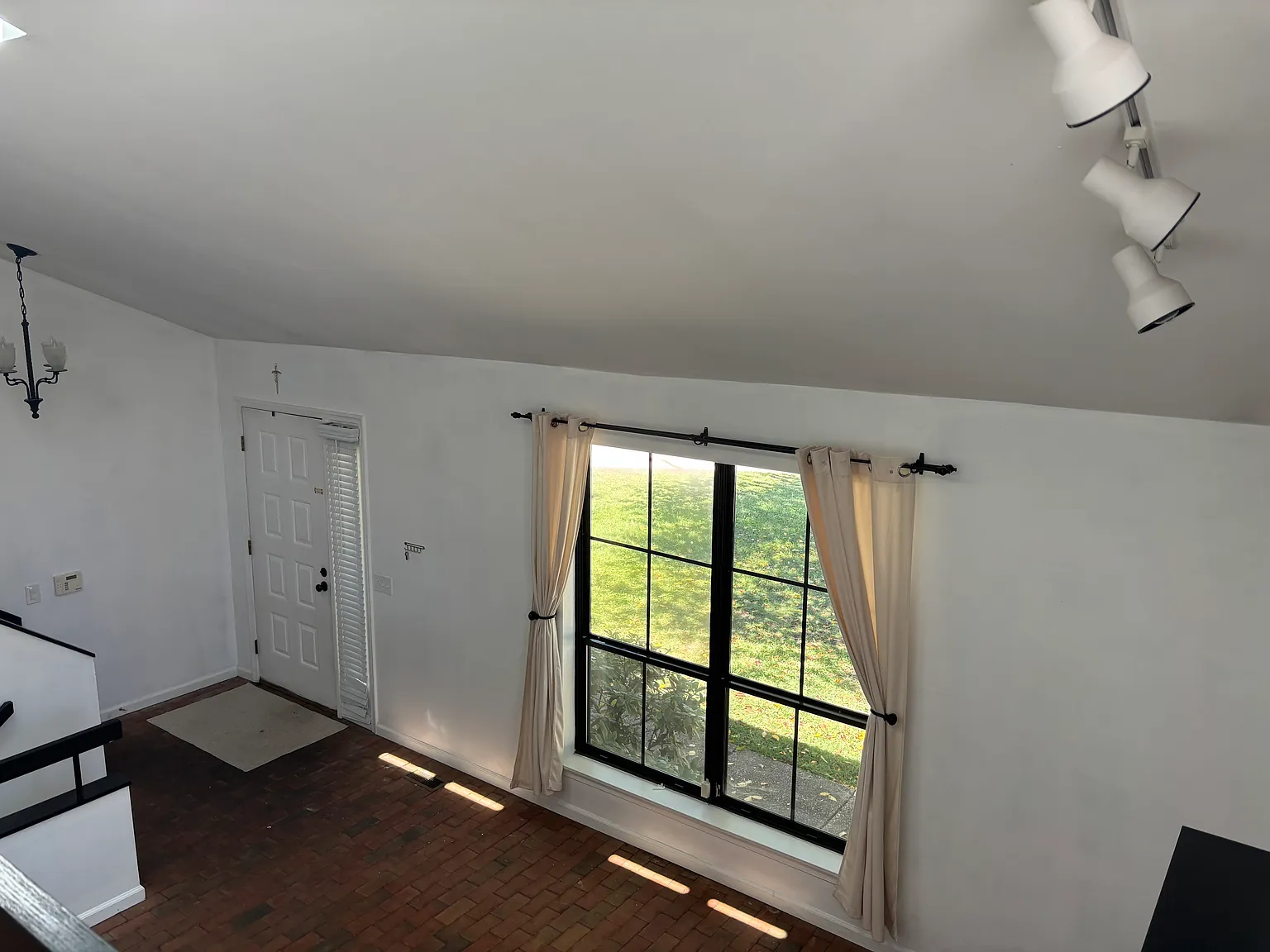 4 bed, 1506 sqft, $3,200 — Photo 4