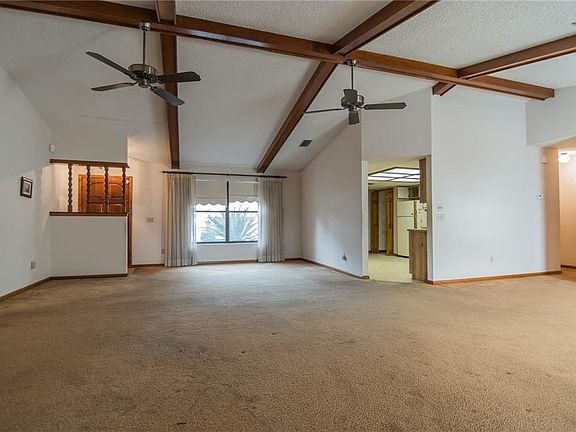 5th image of 636 Heather Ln