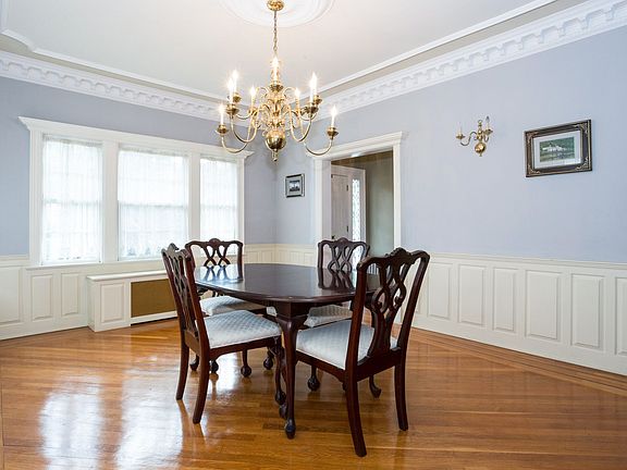 4th image of 11 Fairmount Blvd