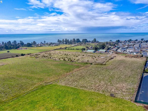 Olsen Ln #103, Brookings, OR 97415