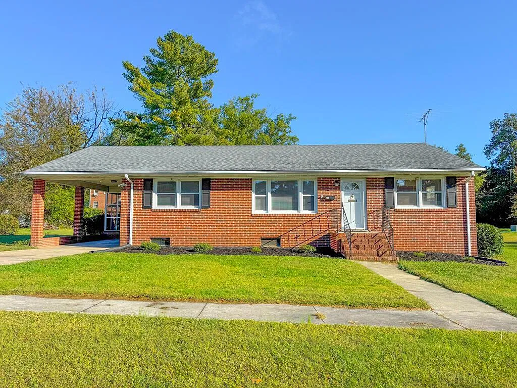 2 bed, 1.5 bath, $1,275 — Photo 2