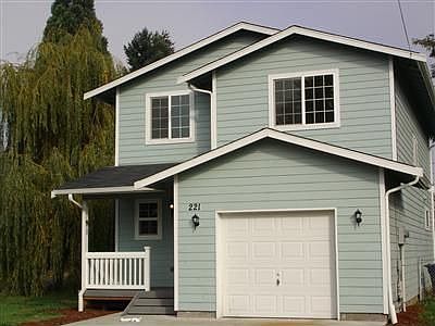 1st image of 221 15th St SE