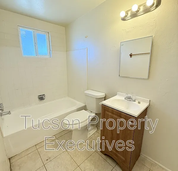 240 W Sahuaro St #12 — Photo 7