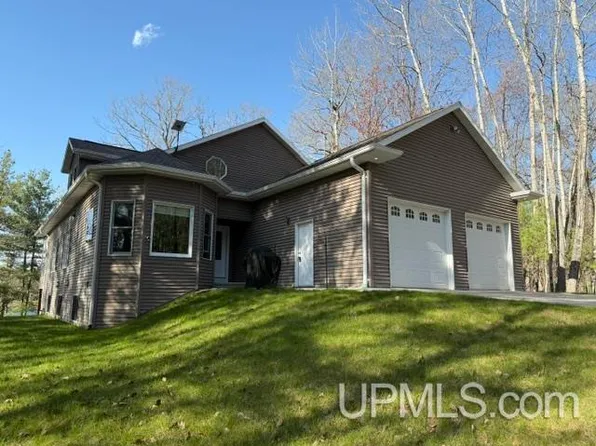W10038 Merriman Lake Dr, Dunbar, WI 54119